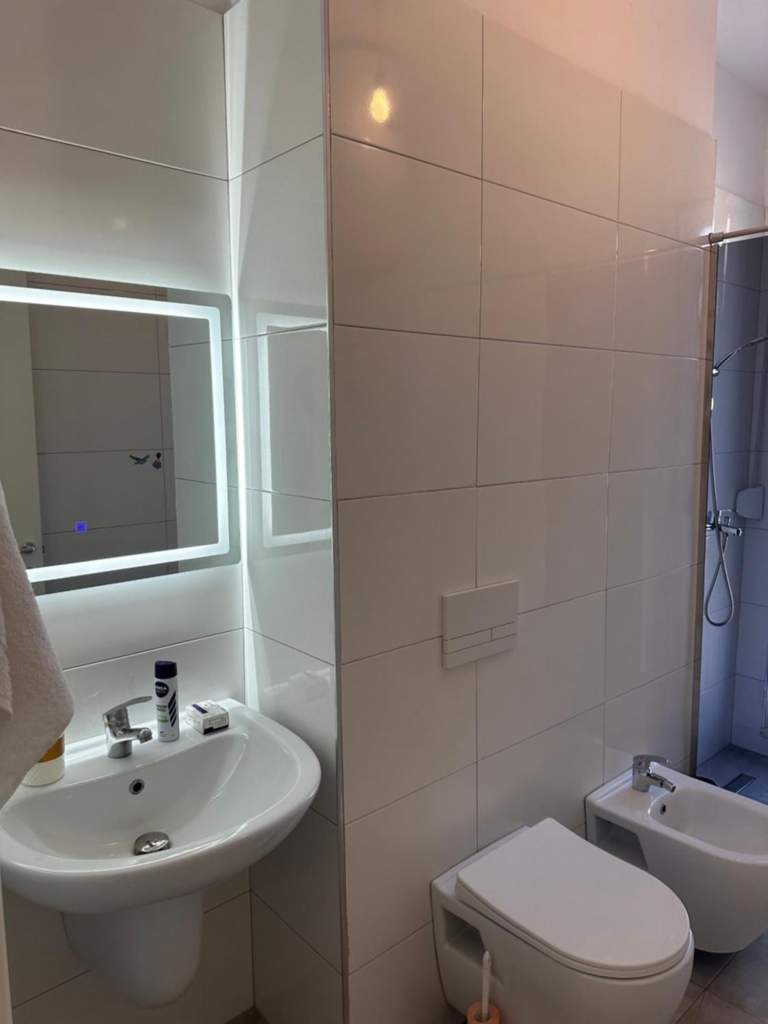 Bratti'S Apartment Near Tirana Center And Mother Teresa Airport Екстериор снимка